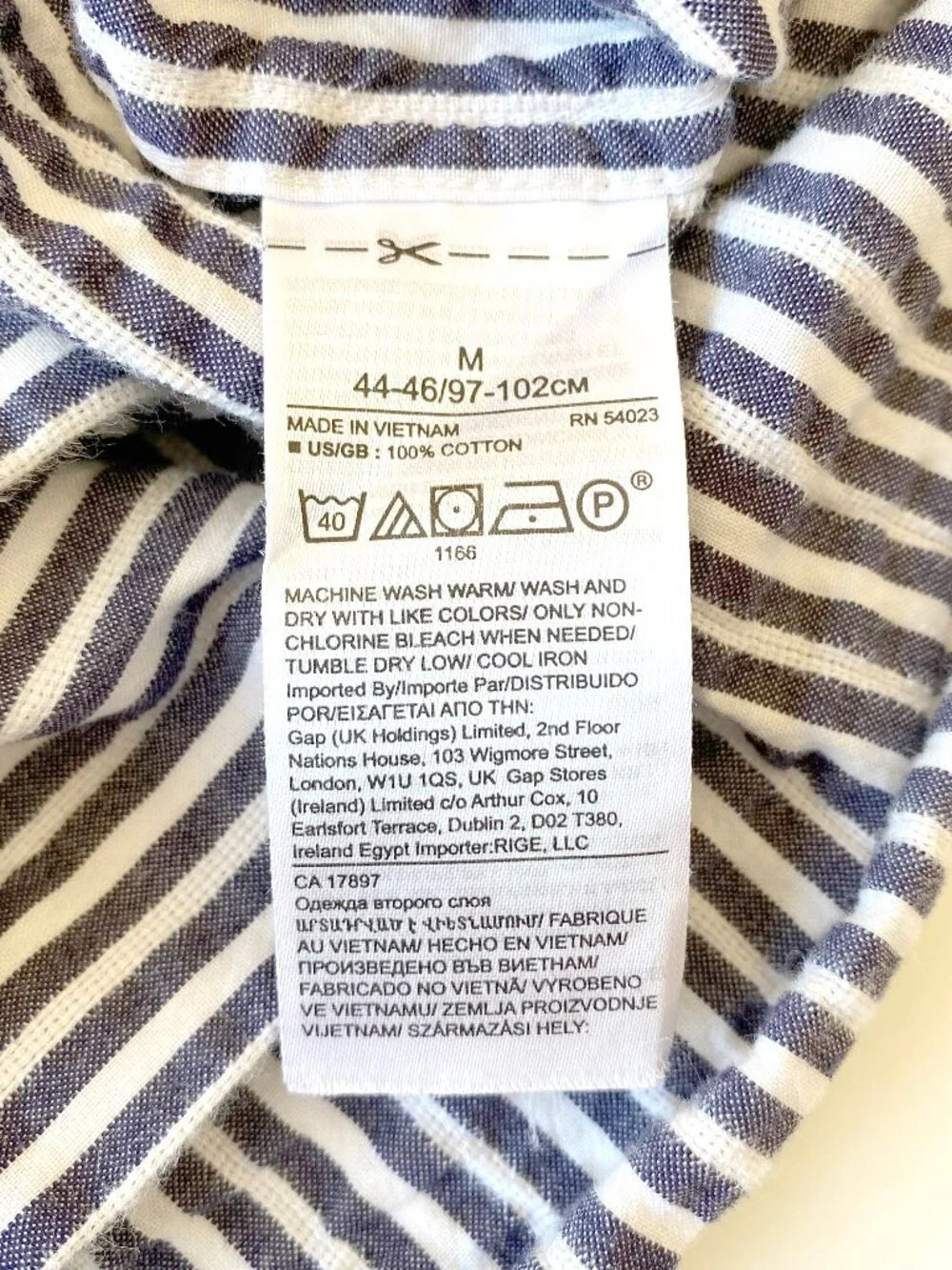 Banana Republic Mens M Short Sleeve Organic Cotton Seersucker Relaxed Fit Shirt